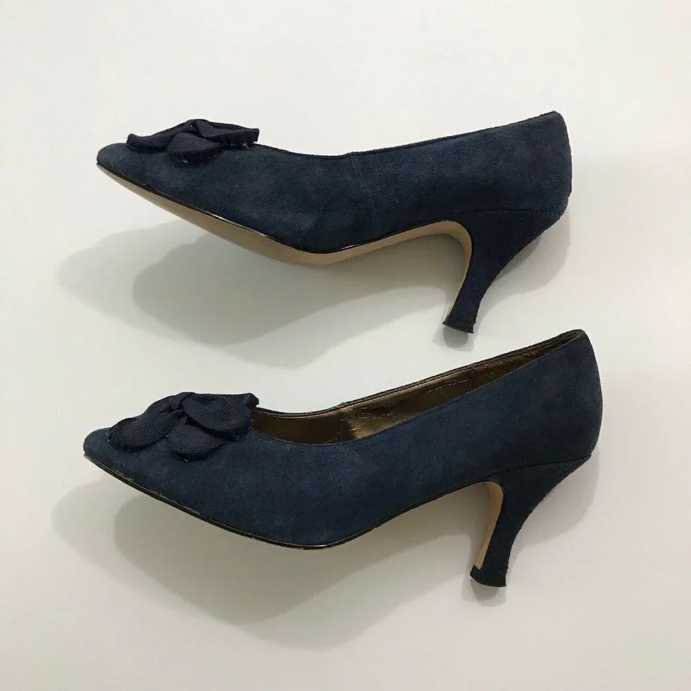 Vintage Madeline Stuart Shoes Blue Suede Heels 5M Pointed Toe‎ Floral Applique
